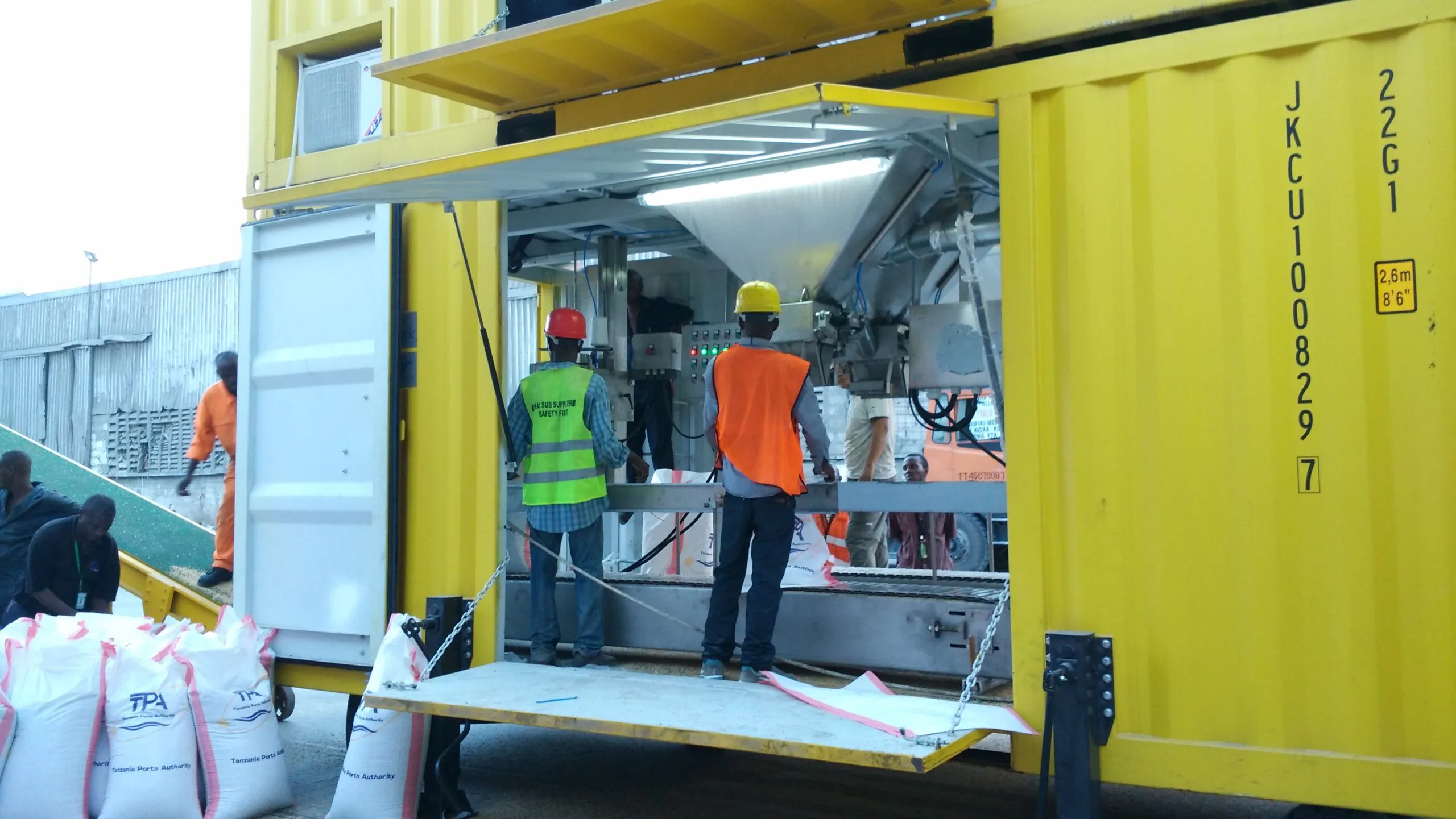 Mobile bagging machine