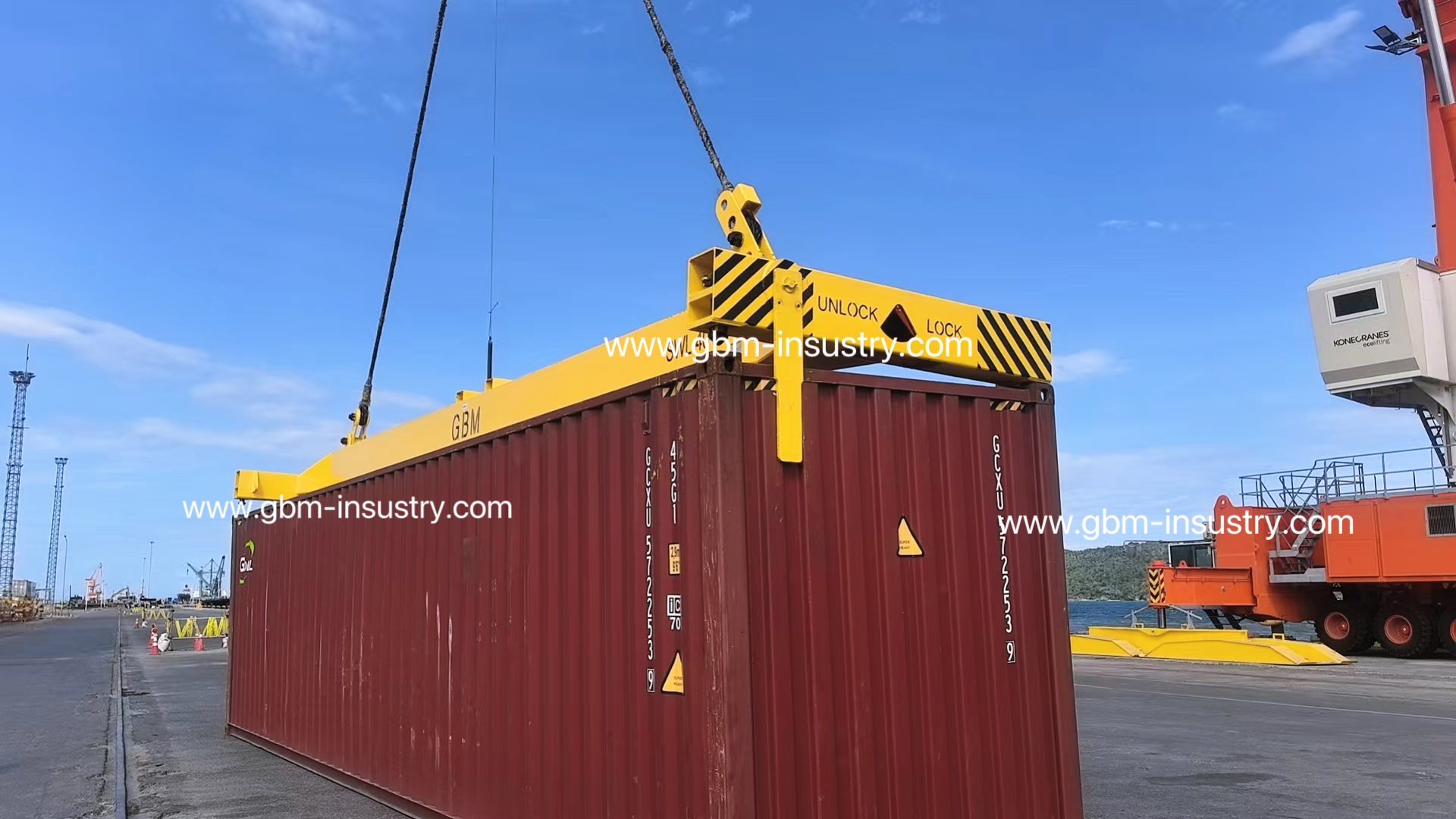 container spreader