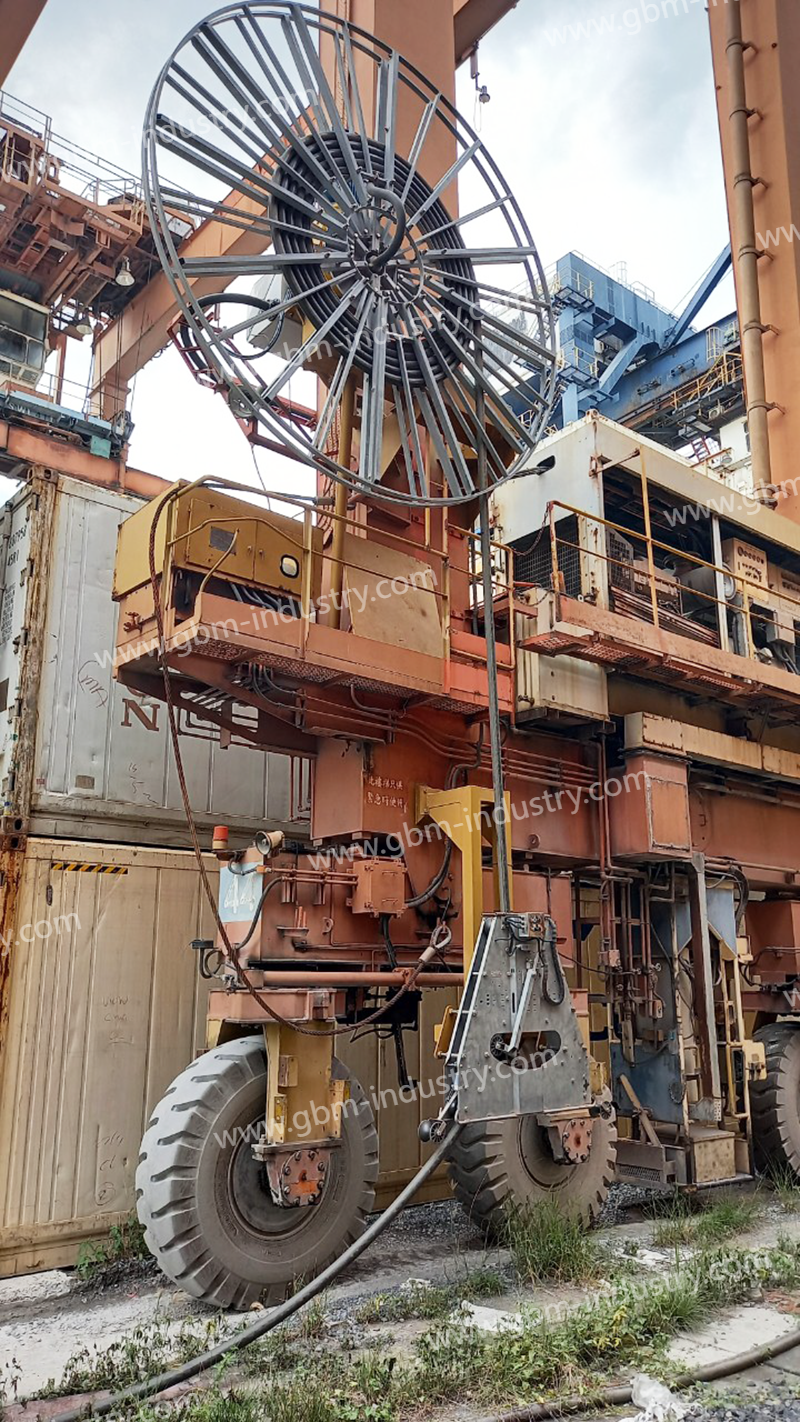 Tire crane cable reel