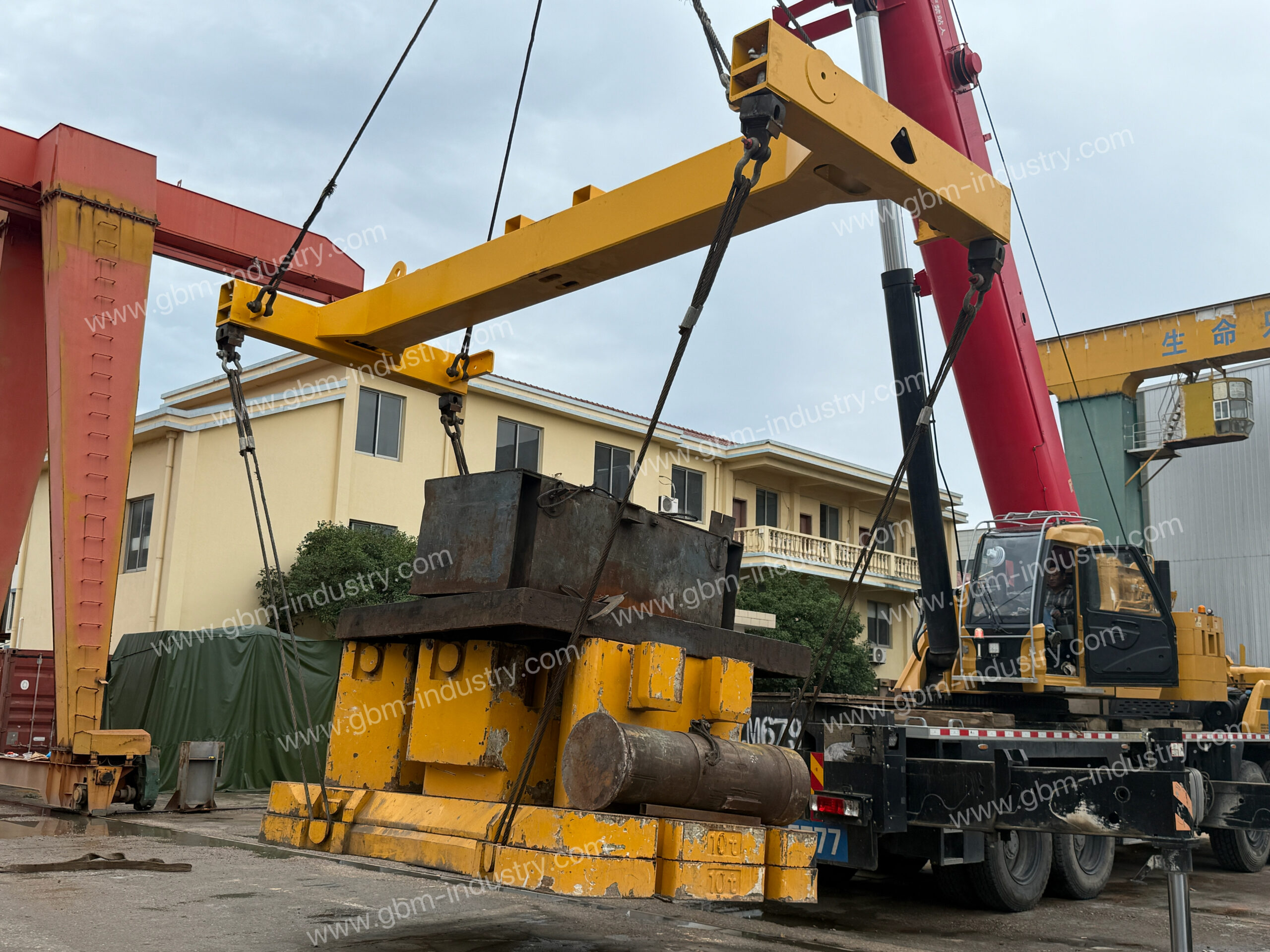 container spreader