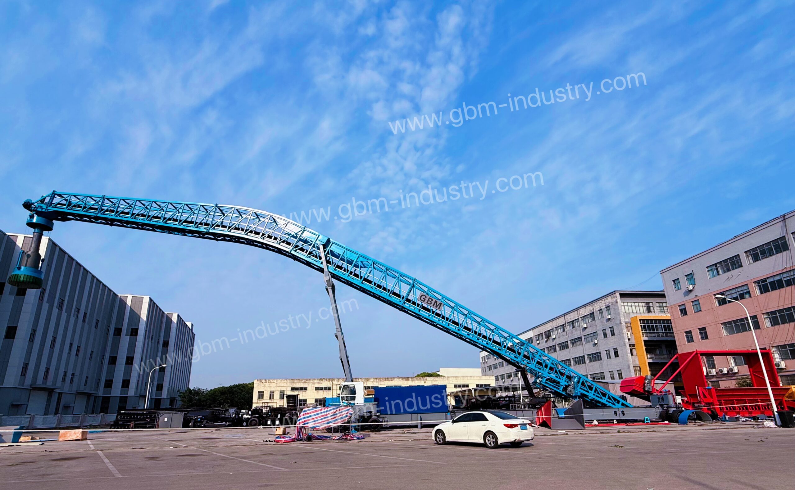 Mobile ship loader