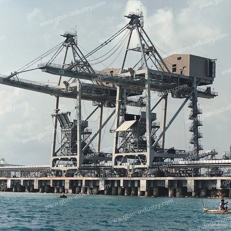 Ship to shore crane