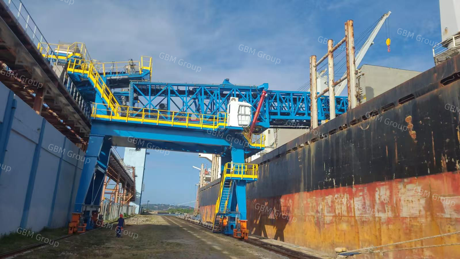 mobile ship loader