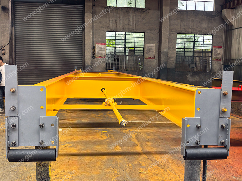 container spreader