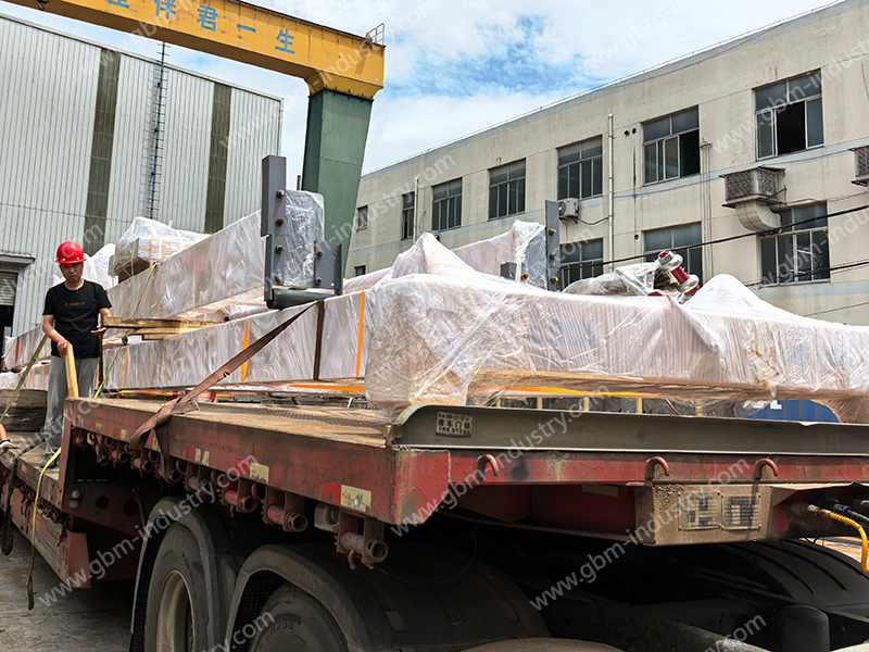 container spreader