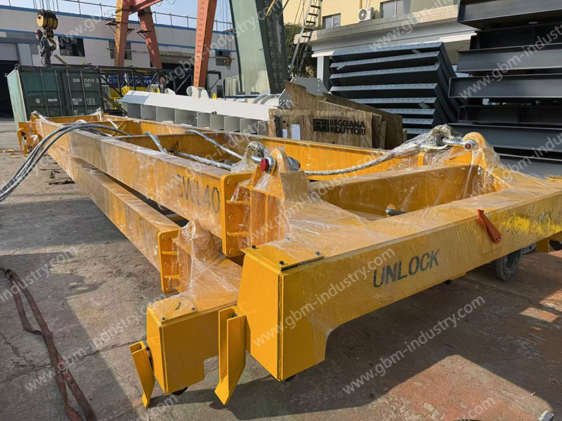 container spreader