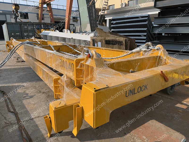 container spreader